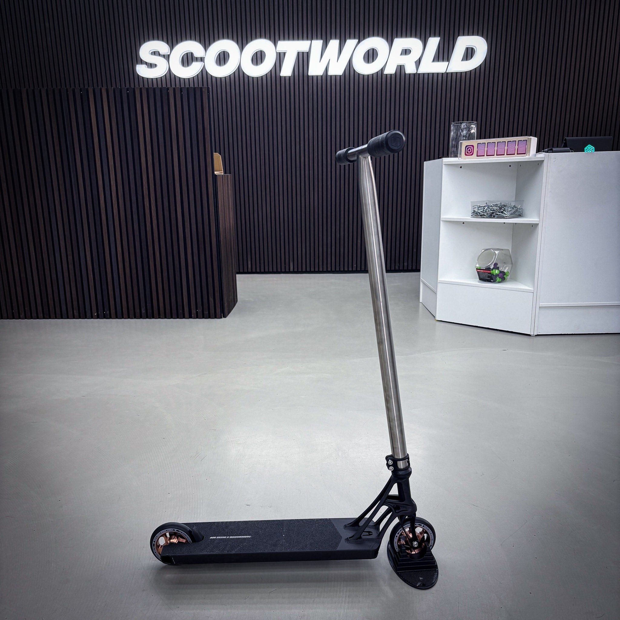 Striker Pandemonium Custom Build - Black/Silver-ScootWorld.de