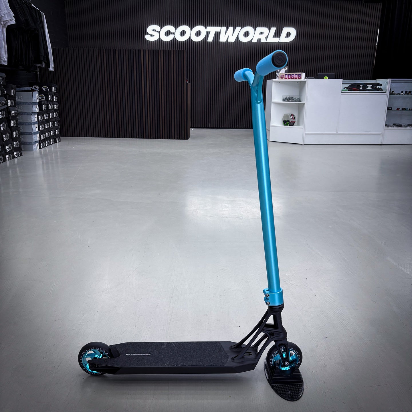 Striker Pande Teal/Black Custom Build - Teal/Black-ScootWorld.de