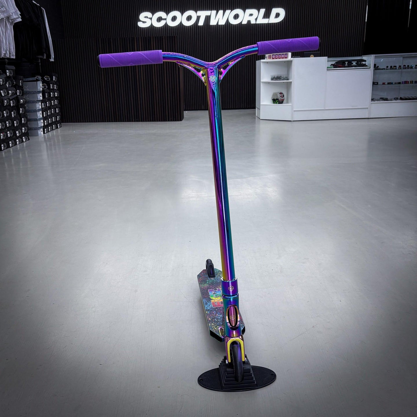 Striker Full Rainbow Custom Build - Rainbow-ScootWorld.de