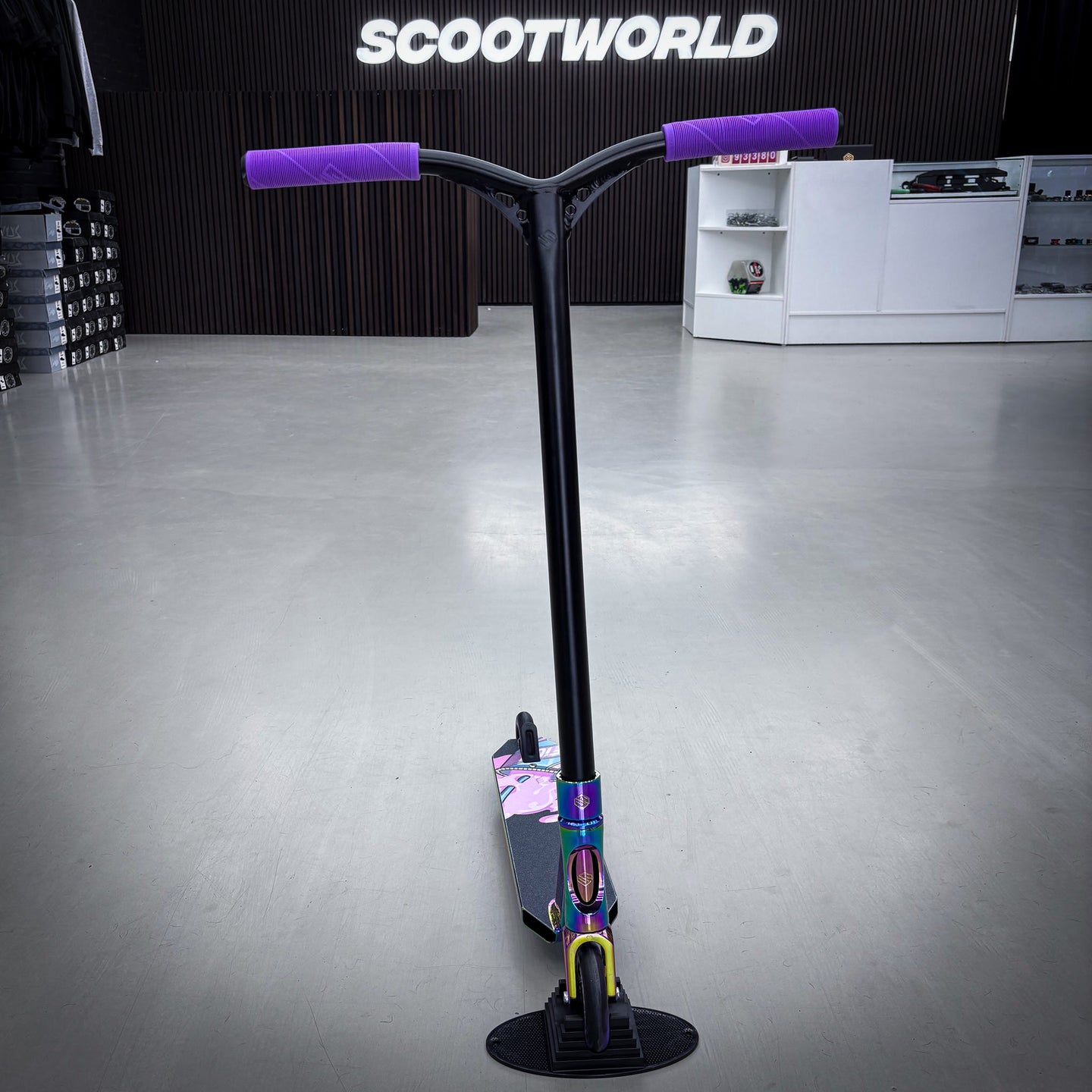 Striker Black/Rainbow Custom Build - Black/Rainbow-ScootWorld.de