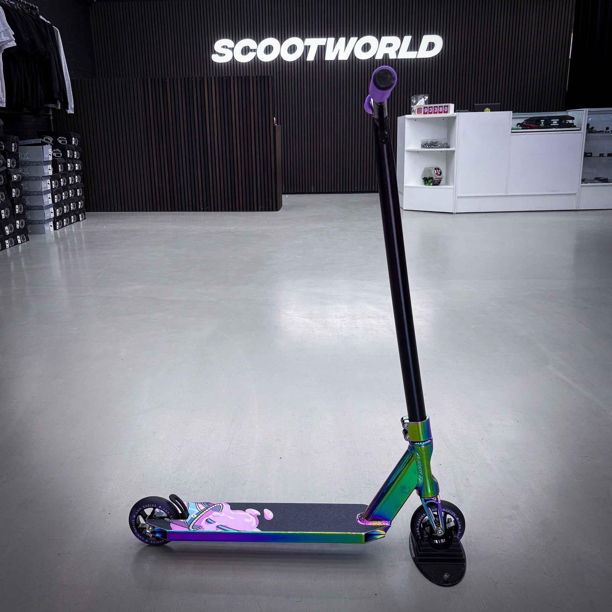 Striker Black/Rainbow Custom Build - Black/Rainbow-ScootWorld.de