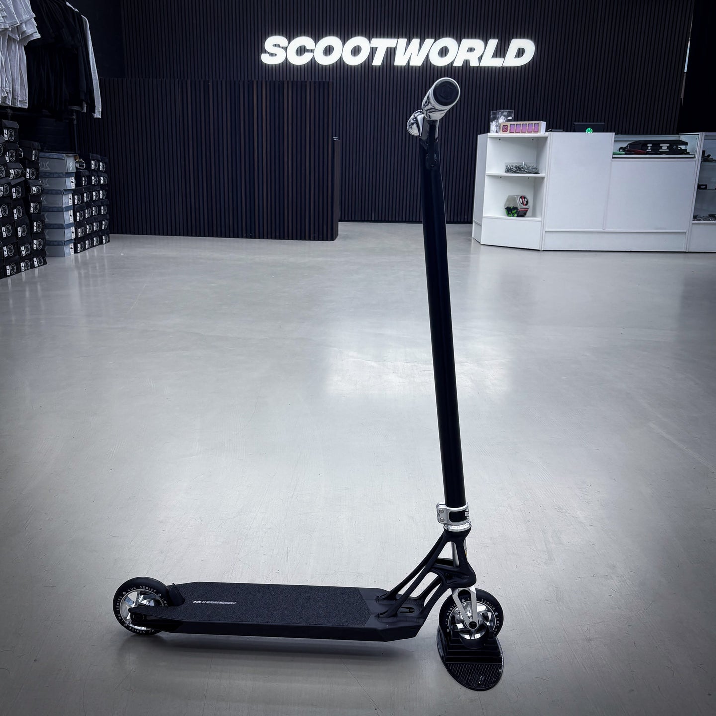 Striker Pande Black/Silver 500mm Custom Build - Schwarz/Silber-ScootWorld.de