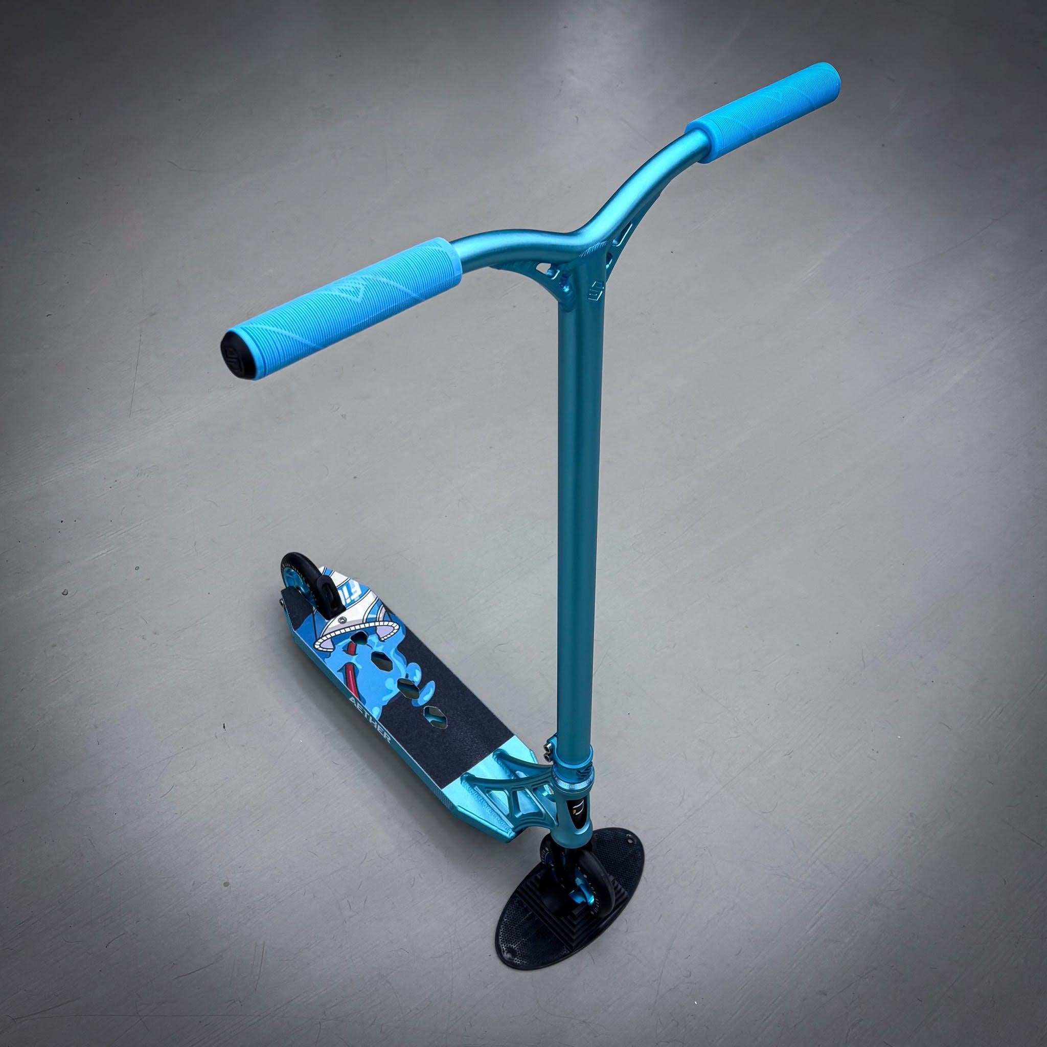 Striker Aether Teal Custom Build - Teal-ScootWorld.de