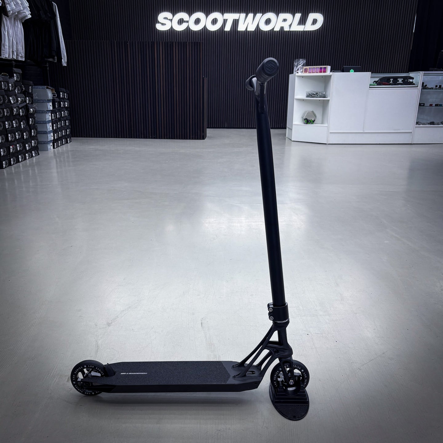 Striker Pande Black 500 Custom Build - Schwarz-ScootWorld.de