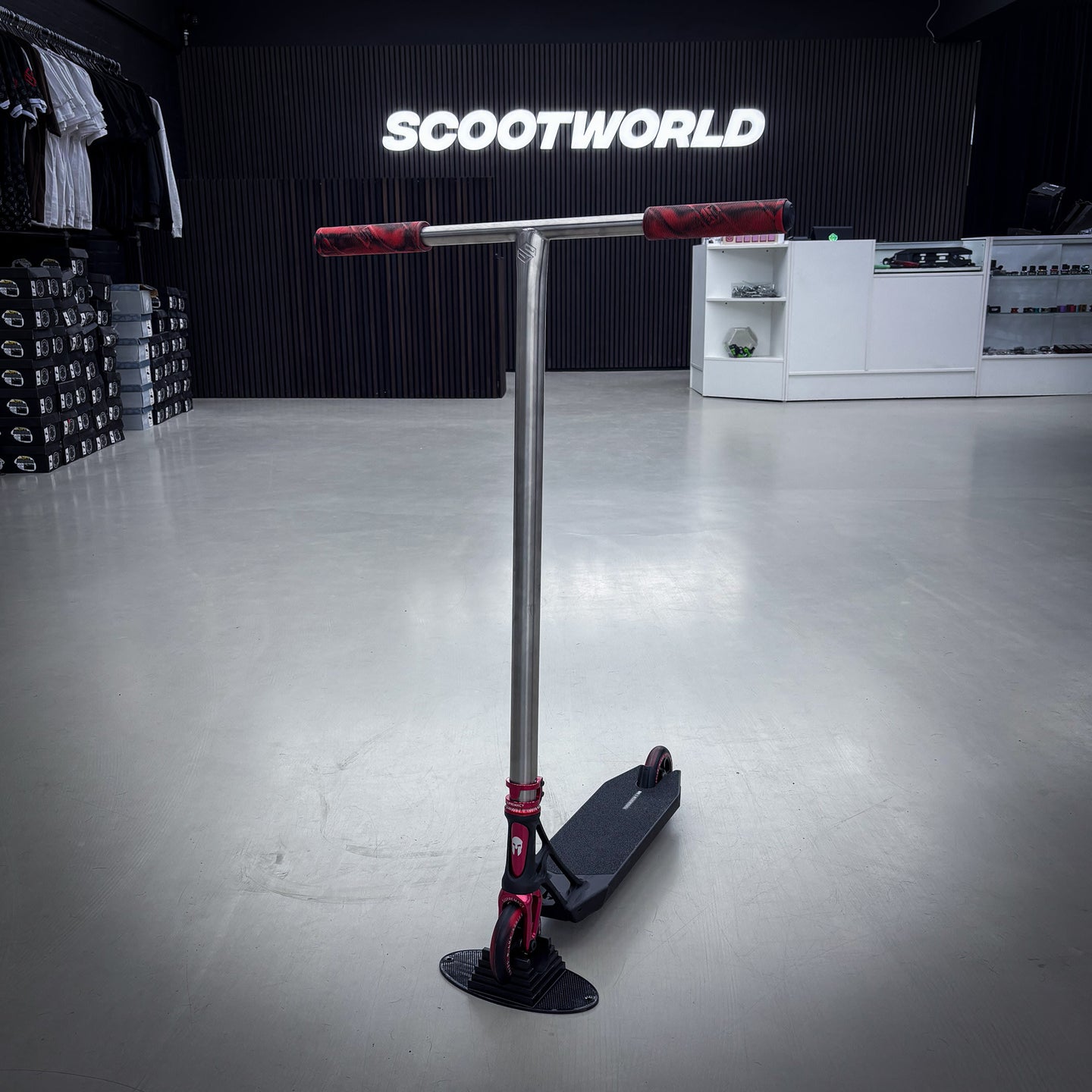Striker Titan Pande Red Custom Build - Black/Red/Silver-ScootWorld.de