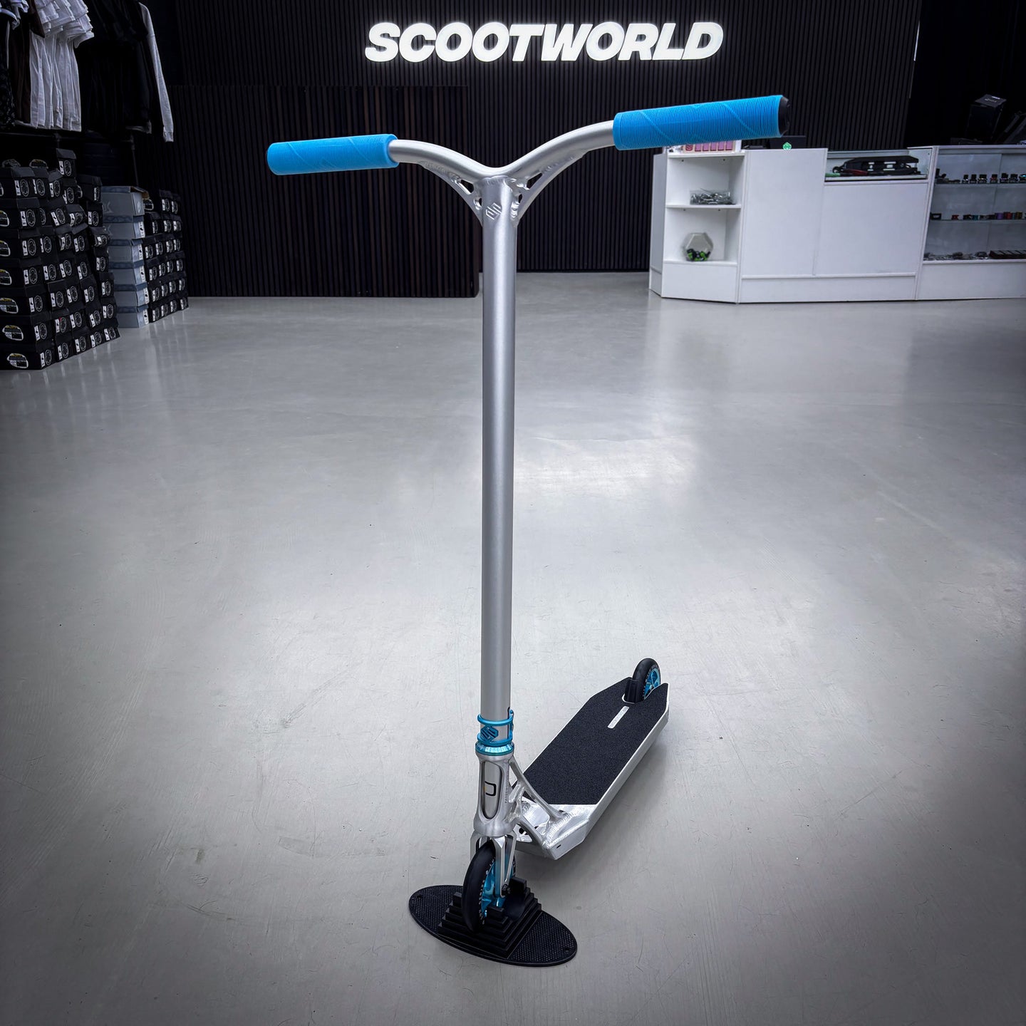Striker Pande Silver Teal Custom Build - Silber/Türkis-ScootWorld.de