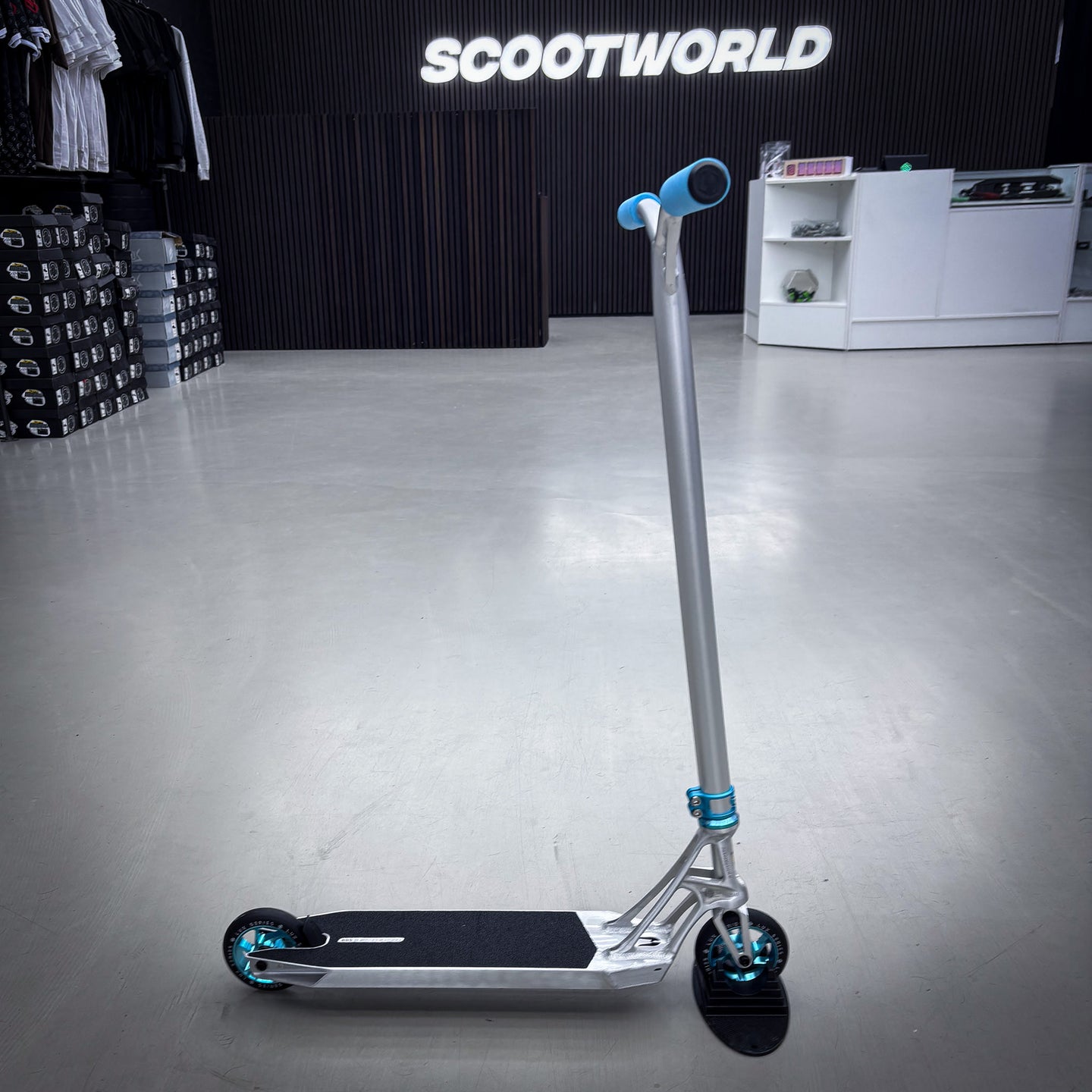 Striker Pande Silver Teal Custom Build - Silber/Türkis-ScootWorld.de