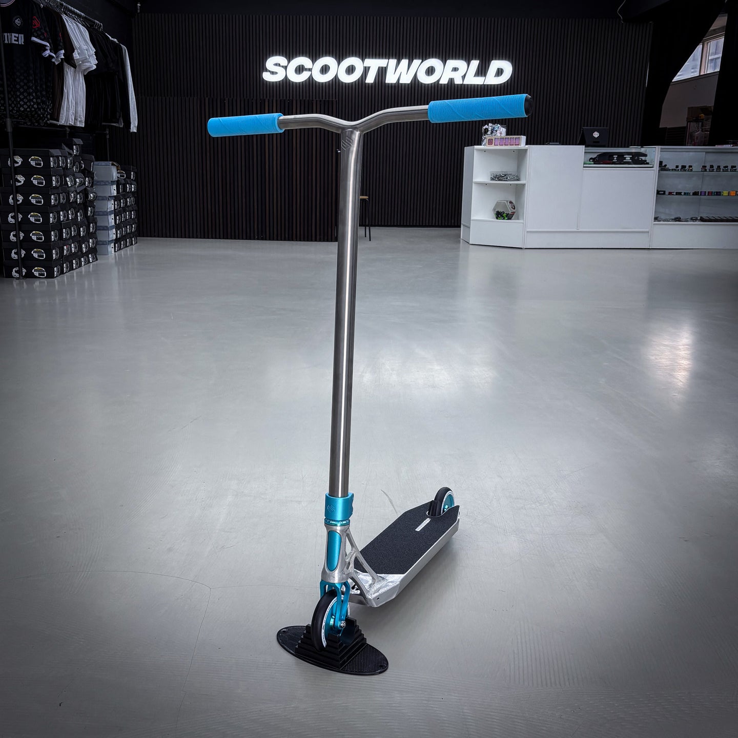 Striker Titan Pande Silver Teal Custom Build - Silver/Teal-ScootWorld.de