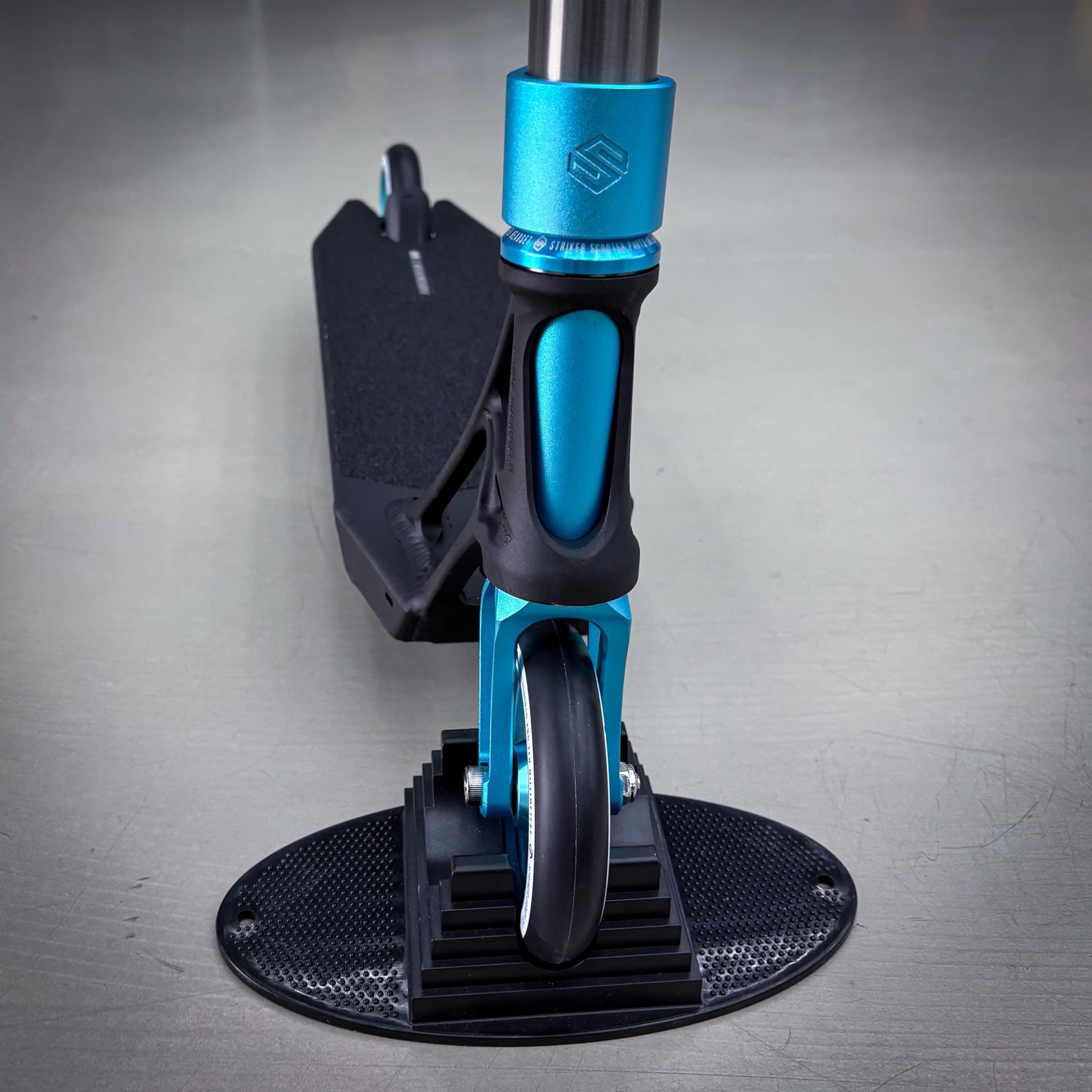 Striker Titan Pande Custom Build - Black/Teal/Silver-ScootWorld.de