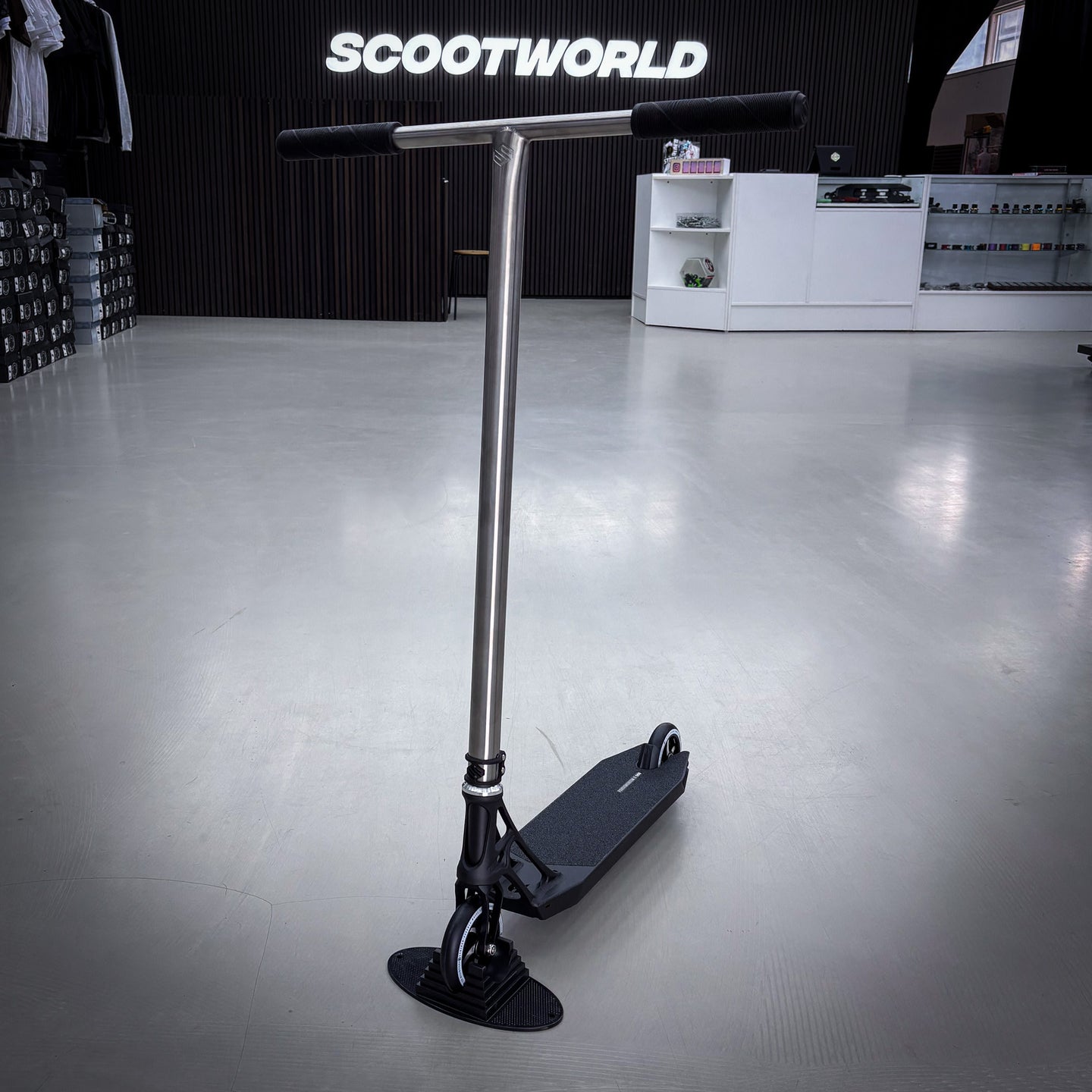 Striker Titan Pande Black Silver Custom Build - Schwarz/Silber-ScootWorld.de