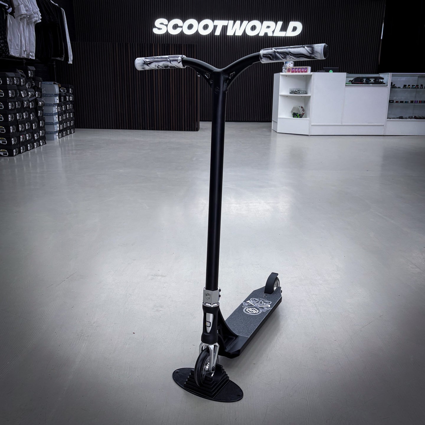 Striker Panda Freestyle Custom Build - Schwarz/Silber-ScootWorld.de