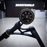 Striker Panda Custom Build - Black/Gold-ScootWorld.de