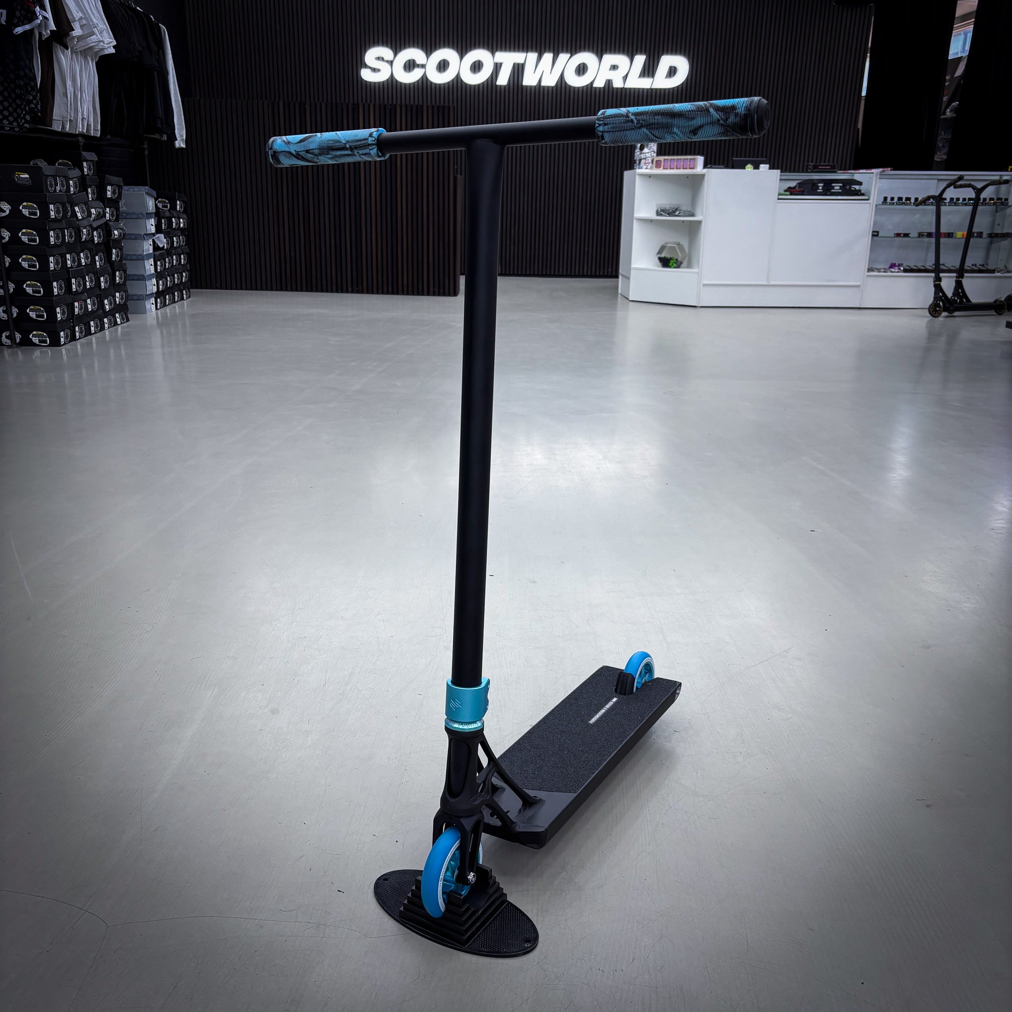 Striker Ethic 500mm BOXED Black Teal Custom Build - Schwarz/Türkis-ScootWorld.de