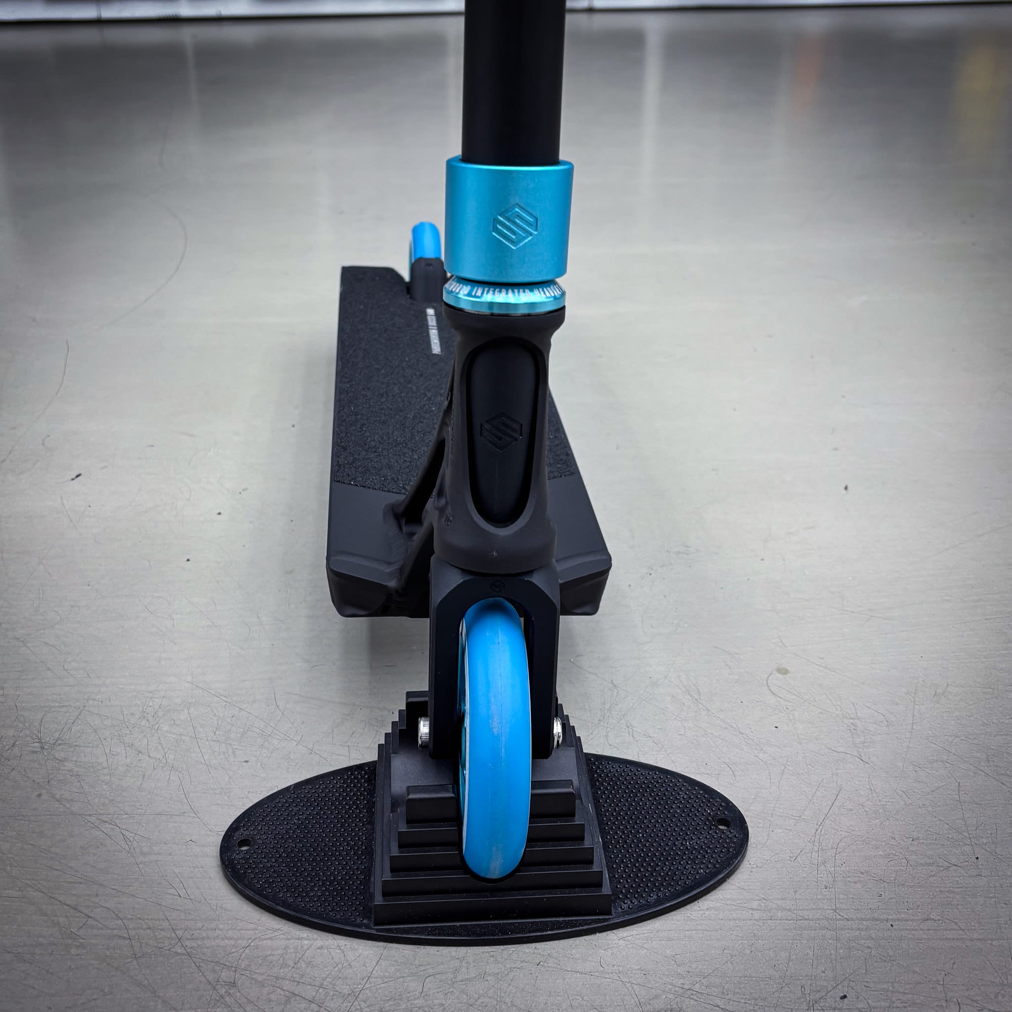 Striker Ethic 500mm BOXED Black Teal Custom Build - Schwarz/Türkis-ScootWorld.de