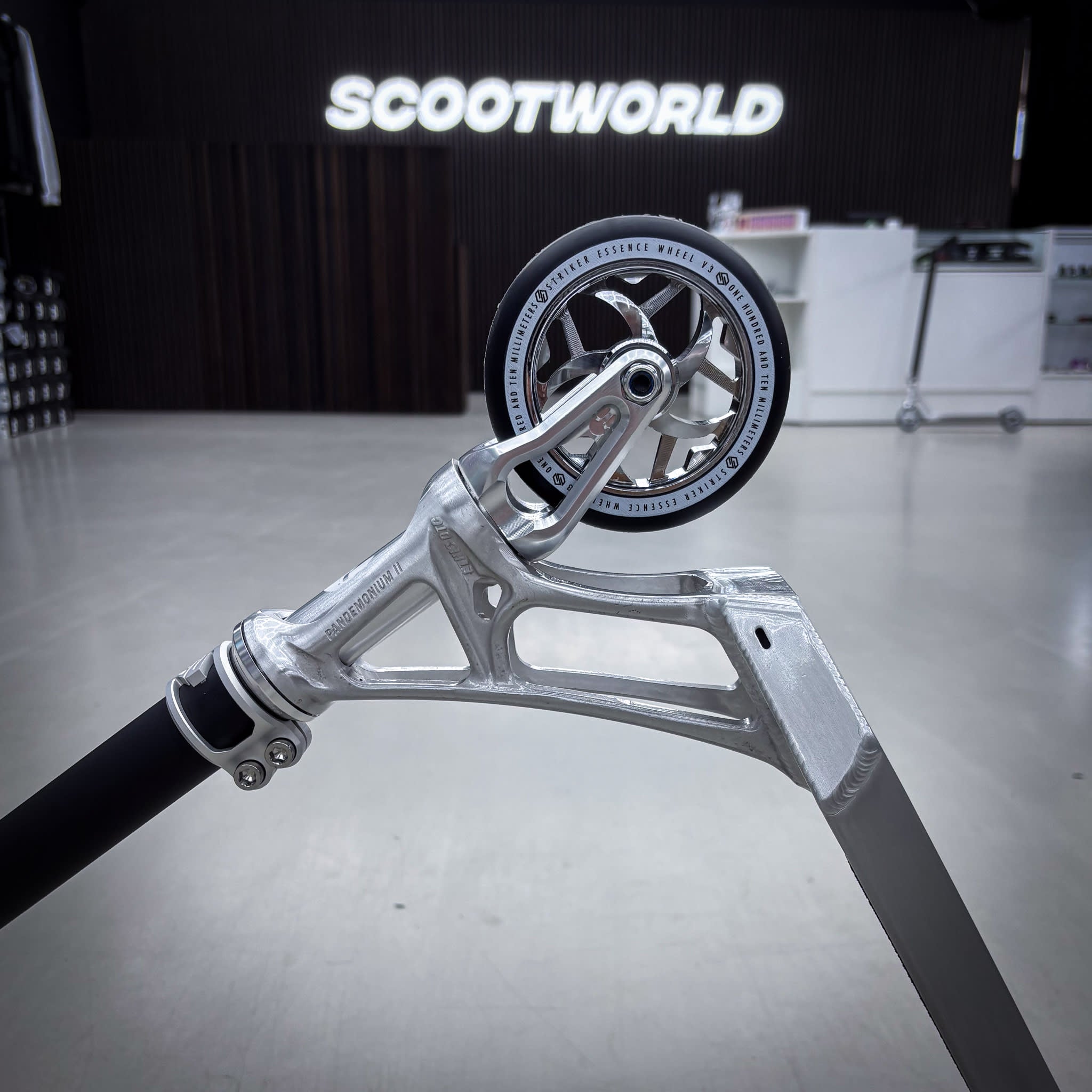 Striker Ethic 500mm Silver Black Custom Build - Silber/Schwarz-ScootWorld.de