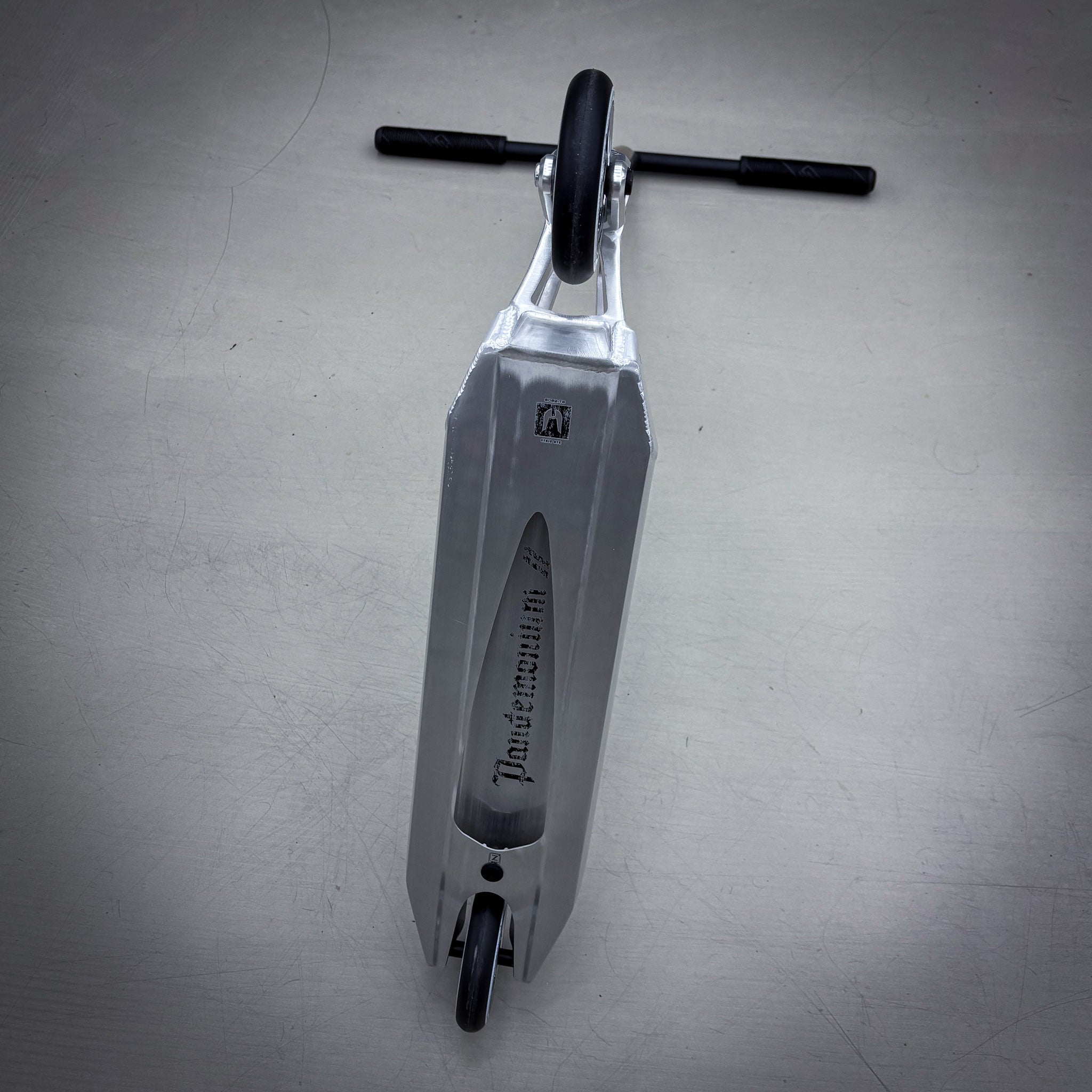 Striker Ethic 500mm Silver Black Custom Build - Silber/Schwarz-ScootWorld.de