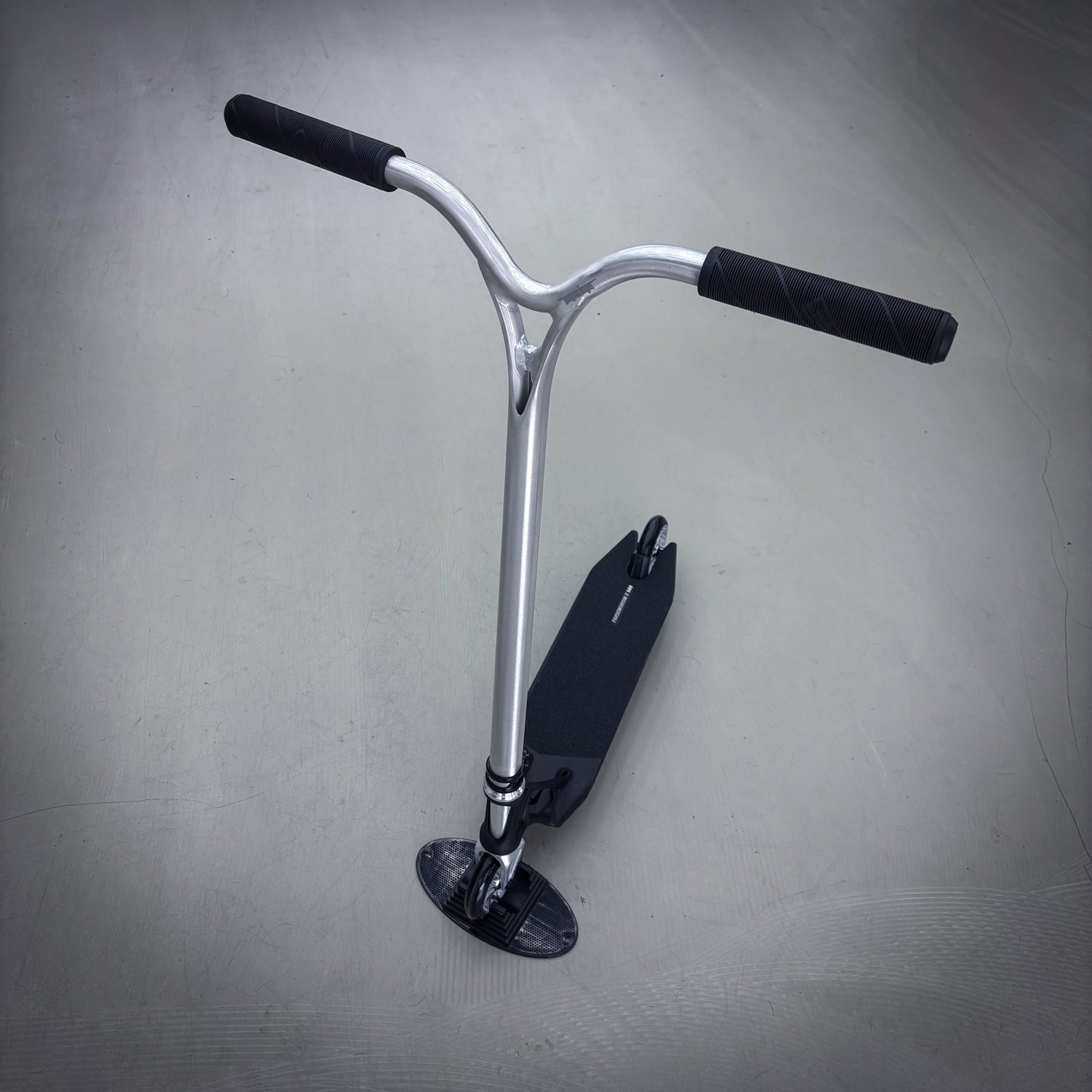 Ethic Pande Wolp Custom Build - Schwarz/Silber-ScootWorld.de