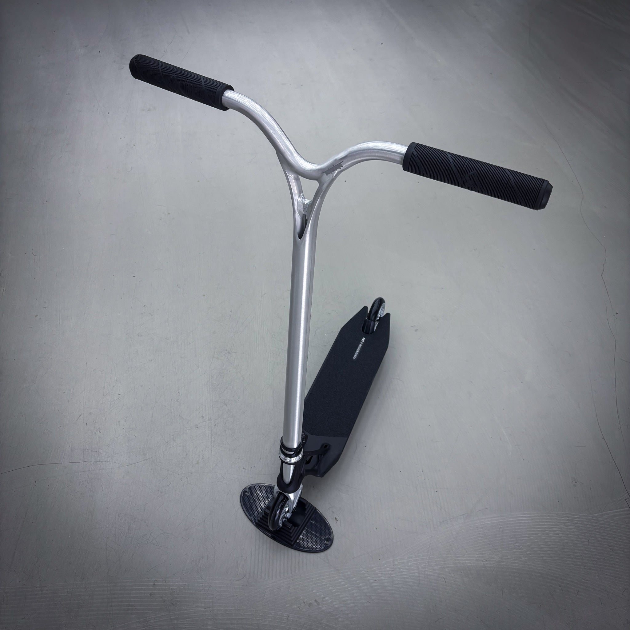 Ethic Pande Wolp Custom Build - Schwarz/Silber-ScootWorld.de