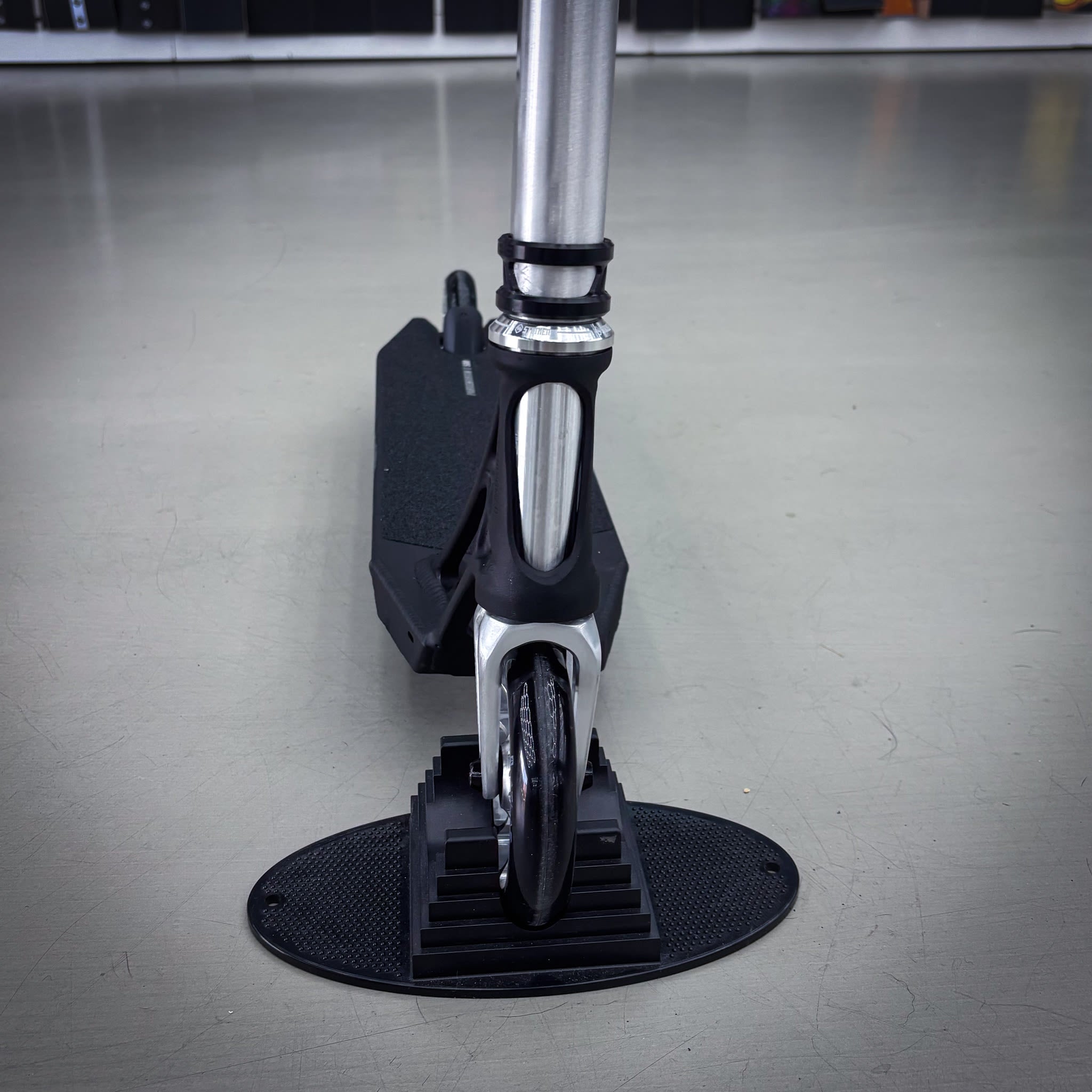 Ethic Pande Wolp Custom Build - Schwarz/Silber-ScootWorld.de