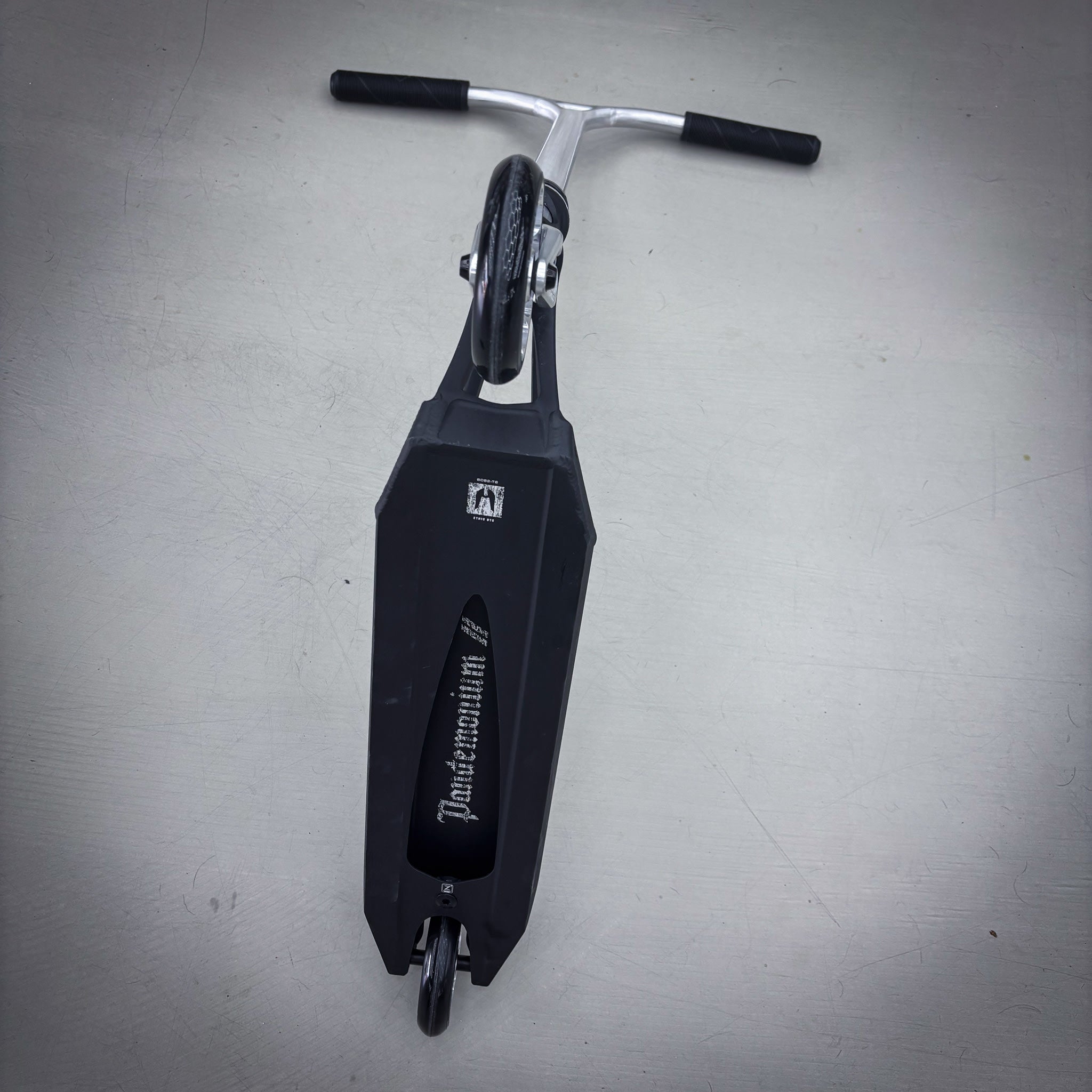 Ethic Pande Wolp Custom Build - Schwarz/Silber-ScootWorld.de