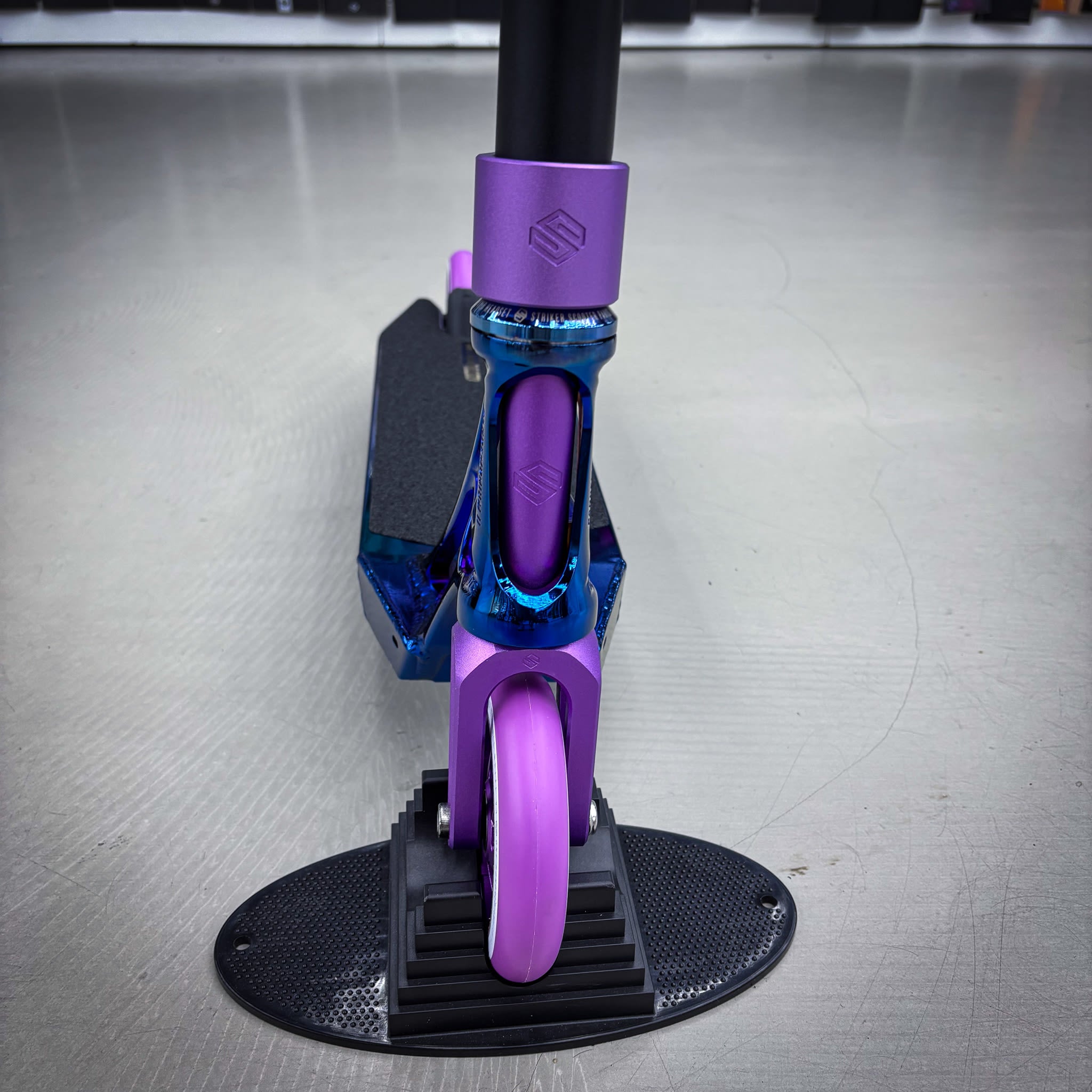 Striker Ethic Blue/Purple 500 Custom Build - Schwarz/Blau/Lila-ScootWorld.de