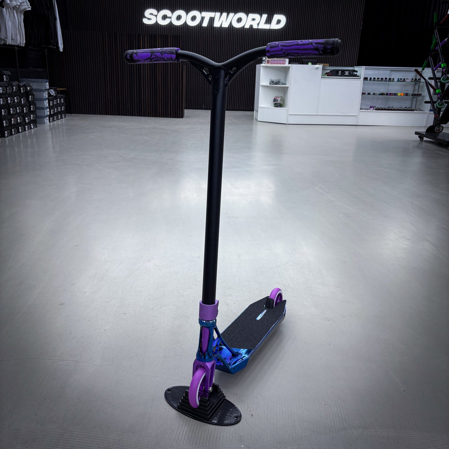 Striker Ethic Blue/Purple 460 Custom Build - Schwarz/Blau/Lila-ScootWorld.de