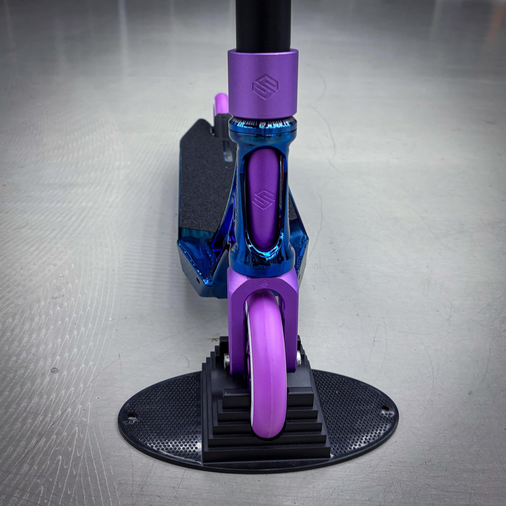 Striker Ethic Blue/Purple 460 Custom Build - Schwarz/Blau/Lila-ScootWorld.de