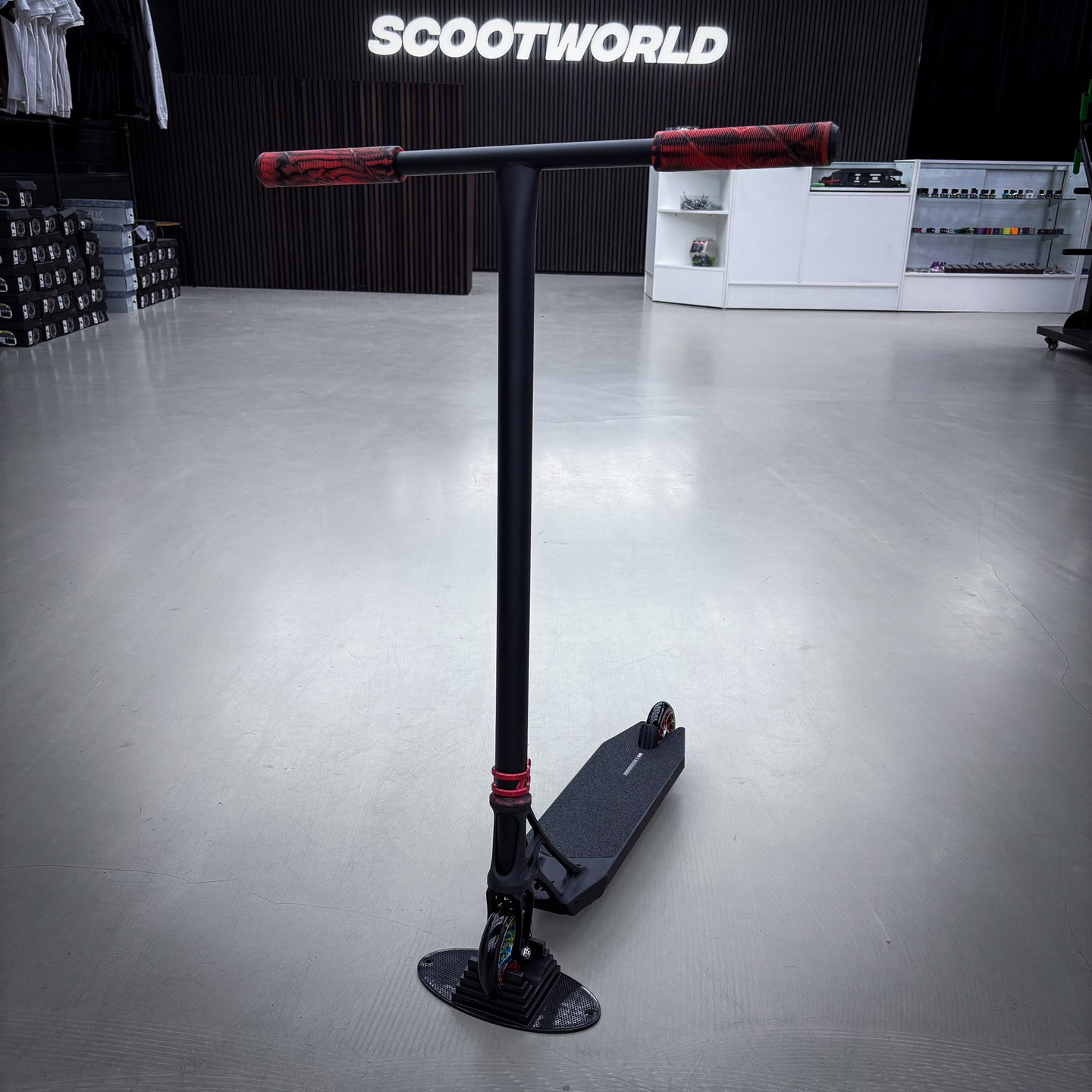 Striker Ethic Black/Red 500 Custom Build - Schwarz/Rot-ScootWorld.de