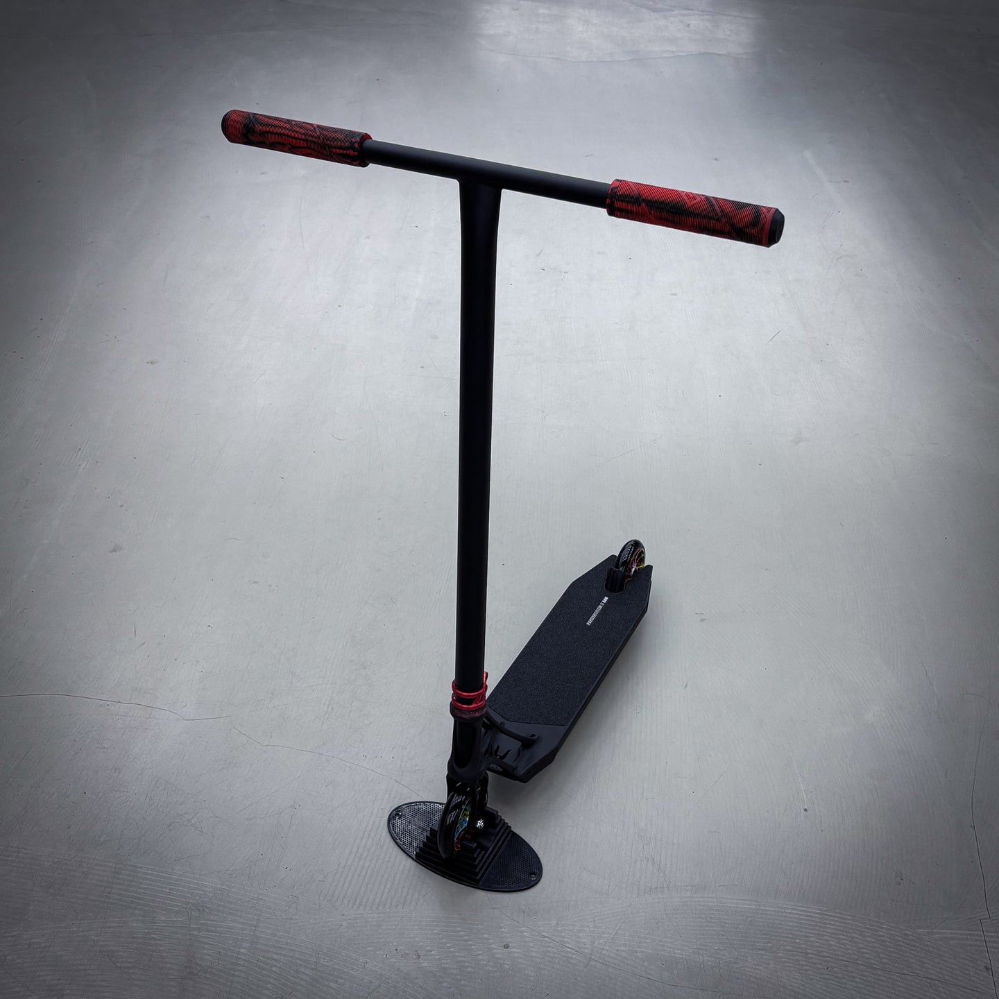 Striker Ethic Black/Red 500 Custom Build - Schwarz/Rot-ScootWorld.de