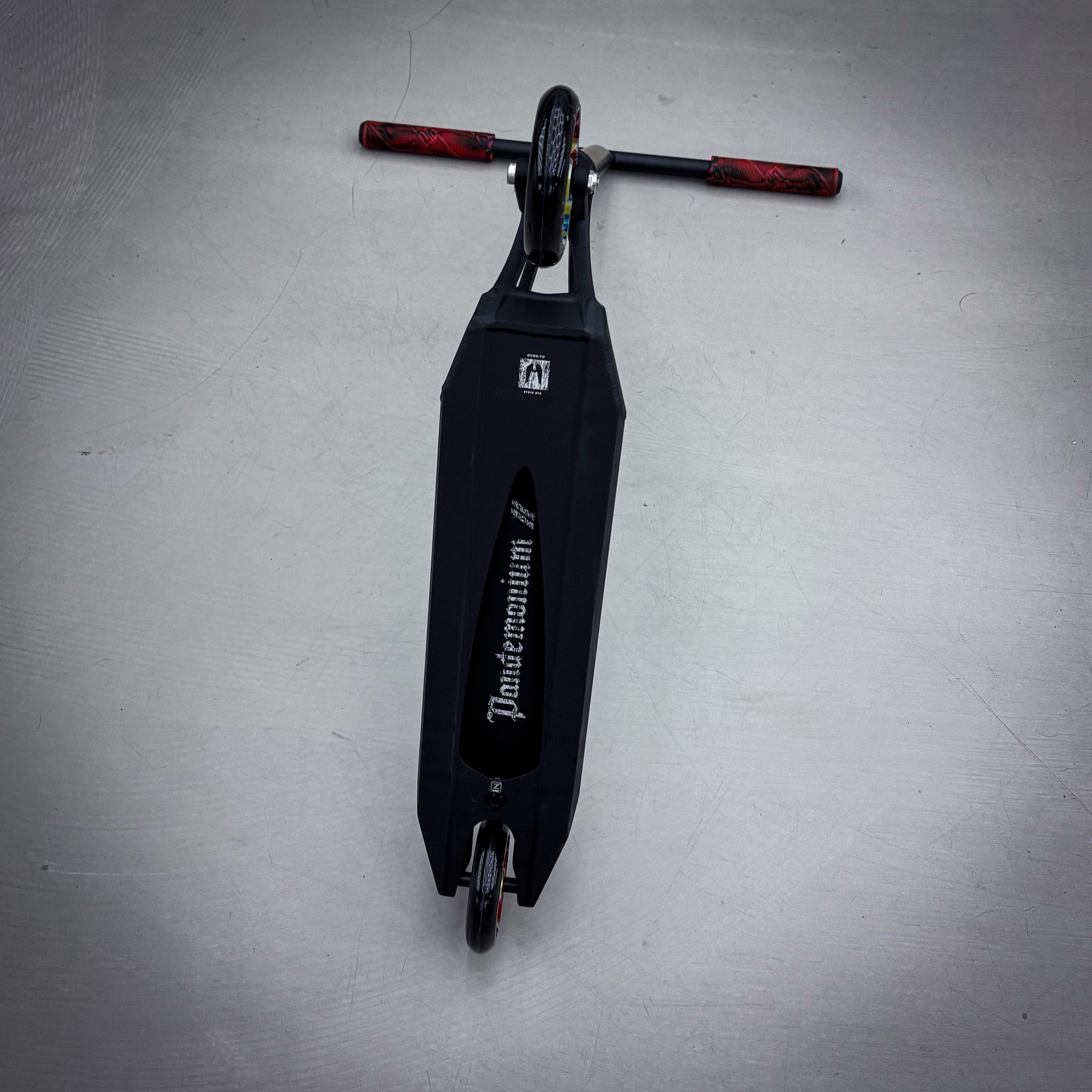 Striker Ethic Black/Red 500 Custom Build - Schwarz/Rot-ScootWorld.de