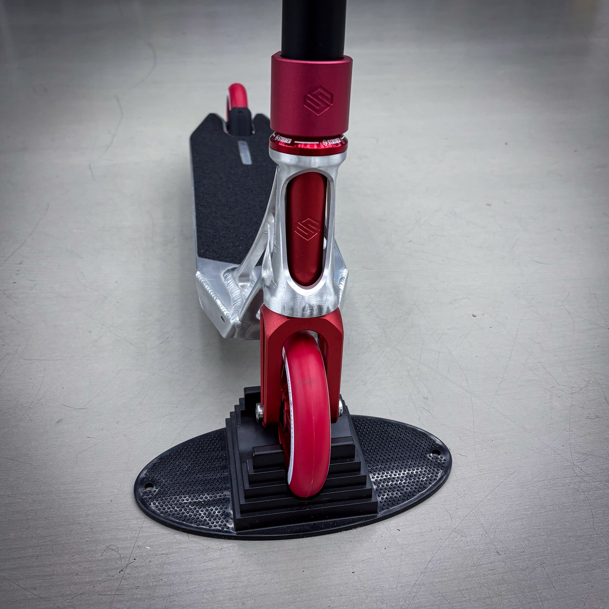 Striker Ethic Silver/Red 500 Custom Build - Schwarz/Rot-ScootWorld.de