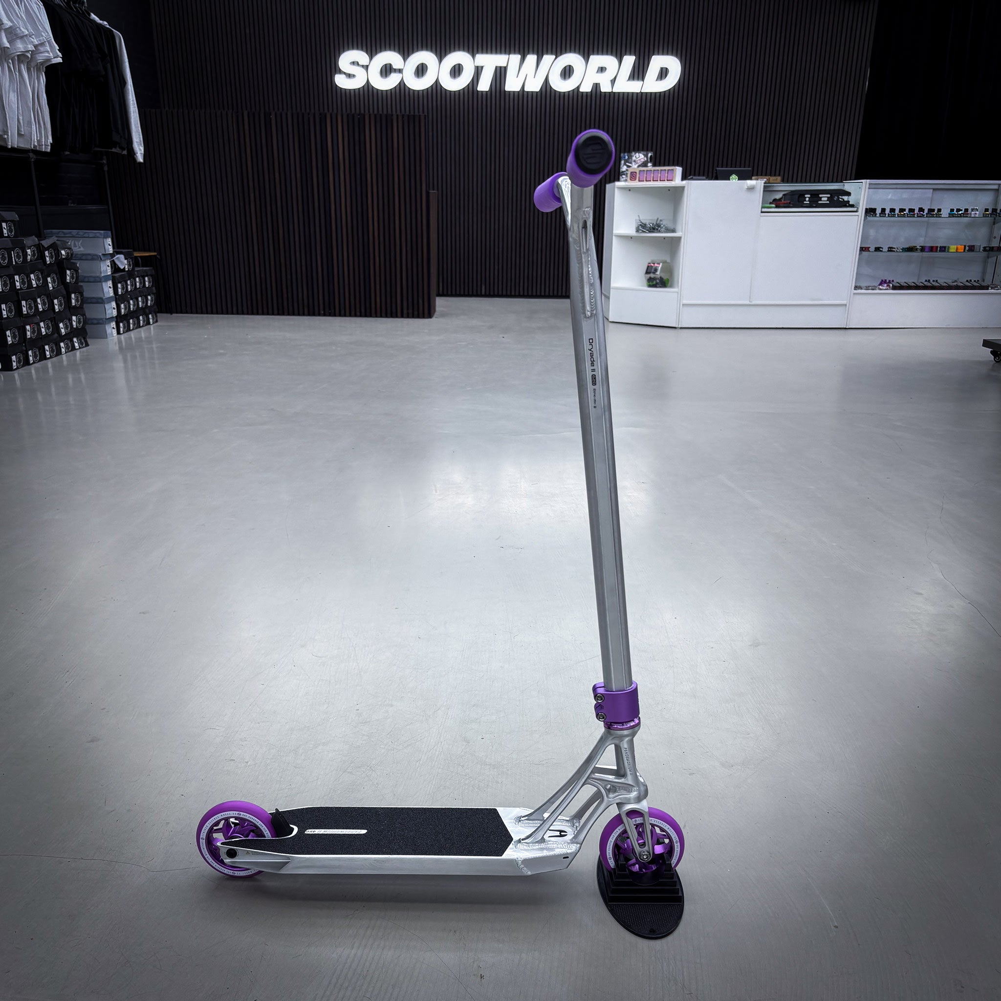 Striker Ethic Silver/Purple 460 Custom Build - Schwarz/Lila-ScootWorld.de