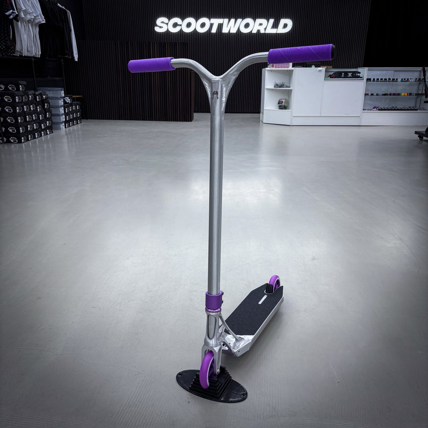 Striker Ethic Silver/Purple 500 Custom Build - Schwarz/Lila-ScootWorld.de