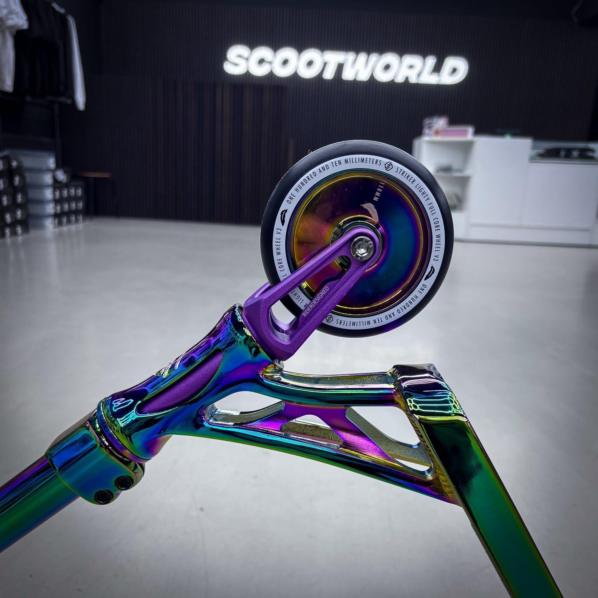 Striker Full Rainbow Custom Build - Regenbogen-ScootWorld.de