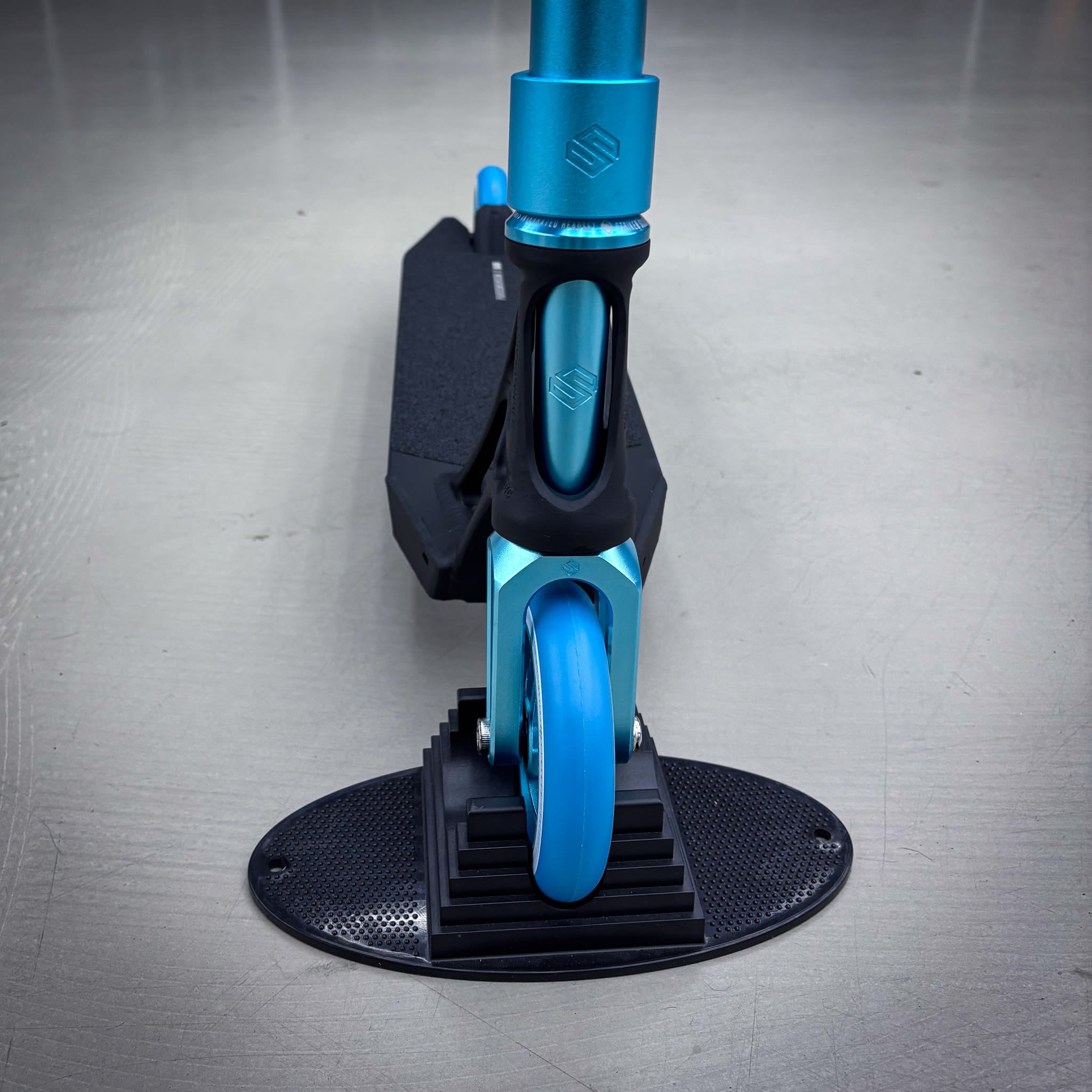 Striker Ethic Teal/Black Custom Build - Türkis/Schwarz-ScootWorld.de