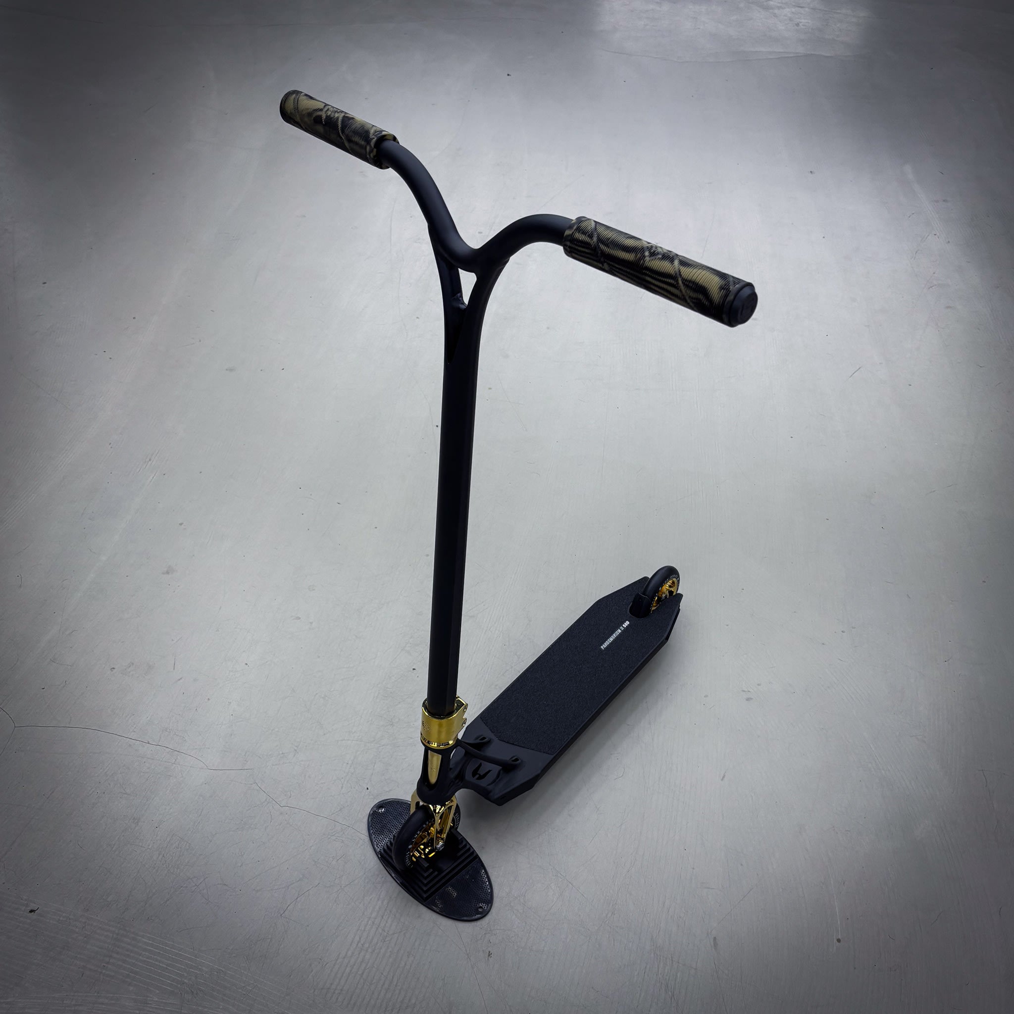 Ethic Black/Gold Custom Build - Schwarz/Gold-ScootWorld.de
