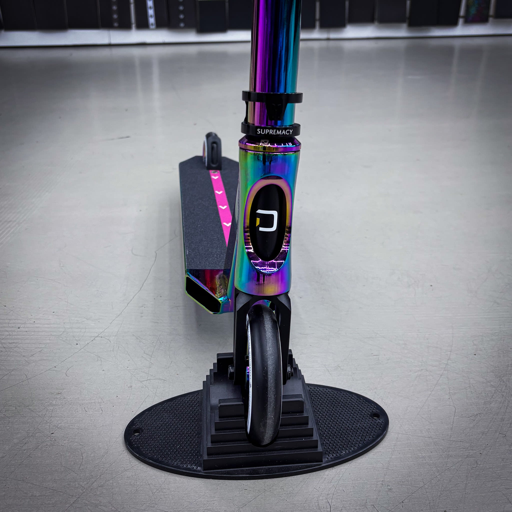 Striker Rainbow/Black Custom Stunt Scooter - Regenbogen/Schwarz-ScootWorld.de