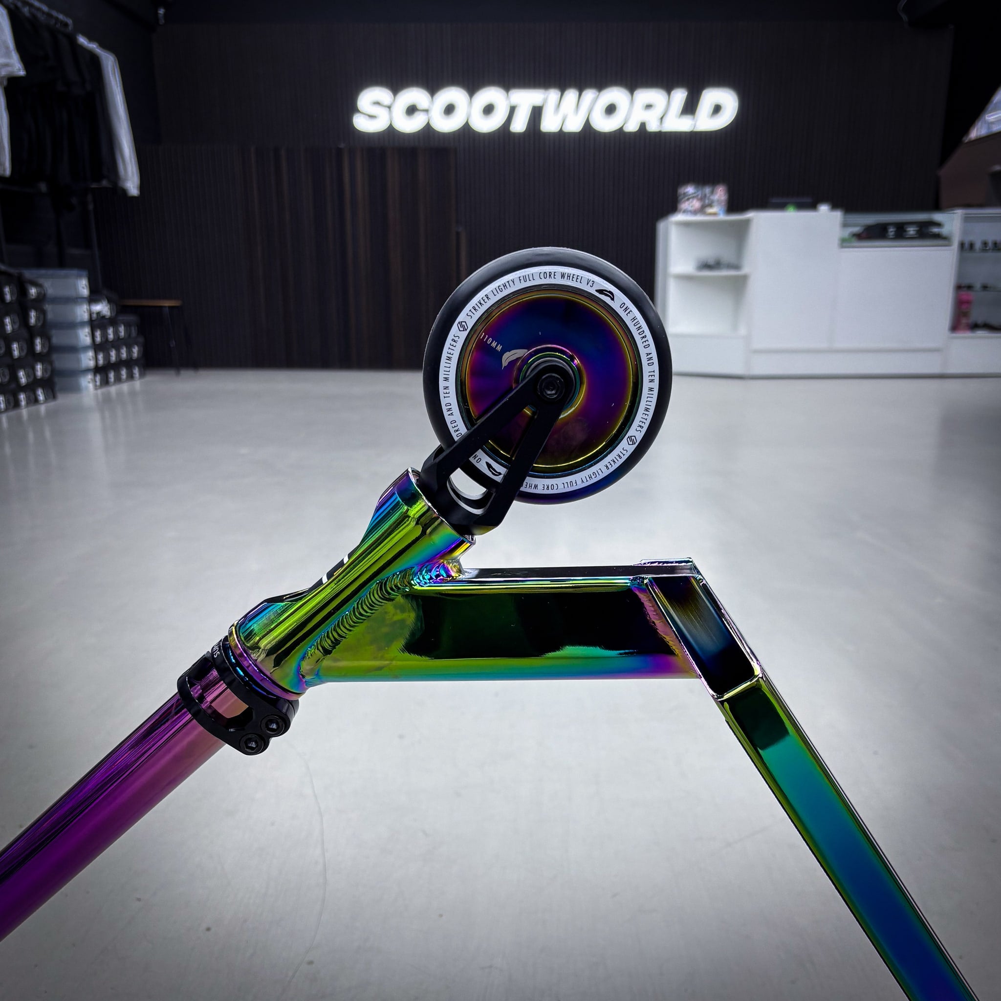Striker Rainbow/Black Custom Stunt Scooter - Regenbogen/Schwarz-ScootWorld.de