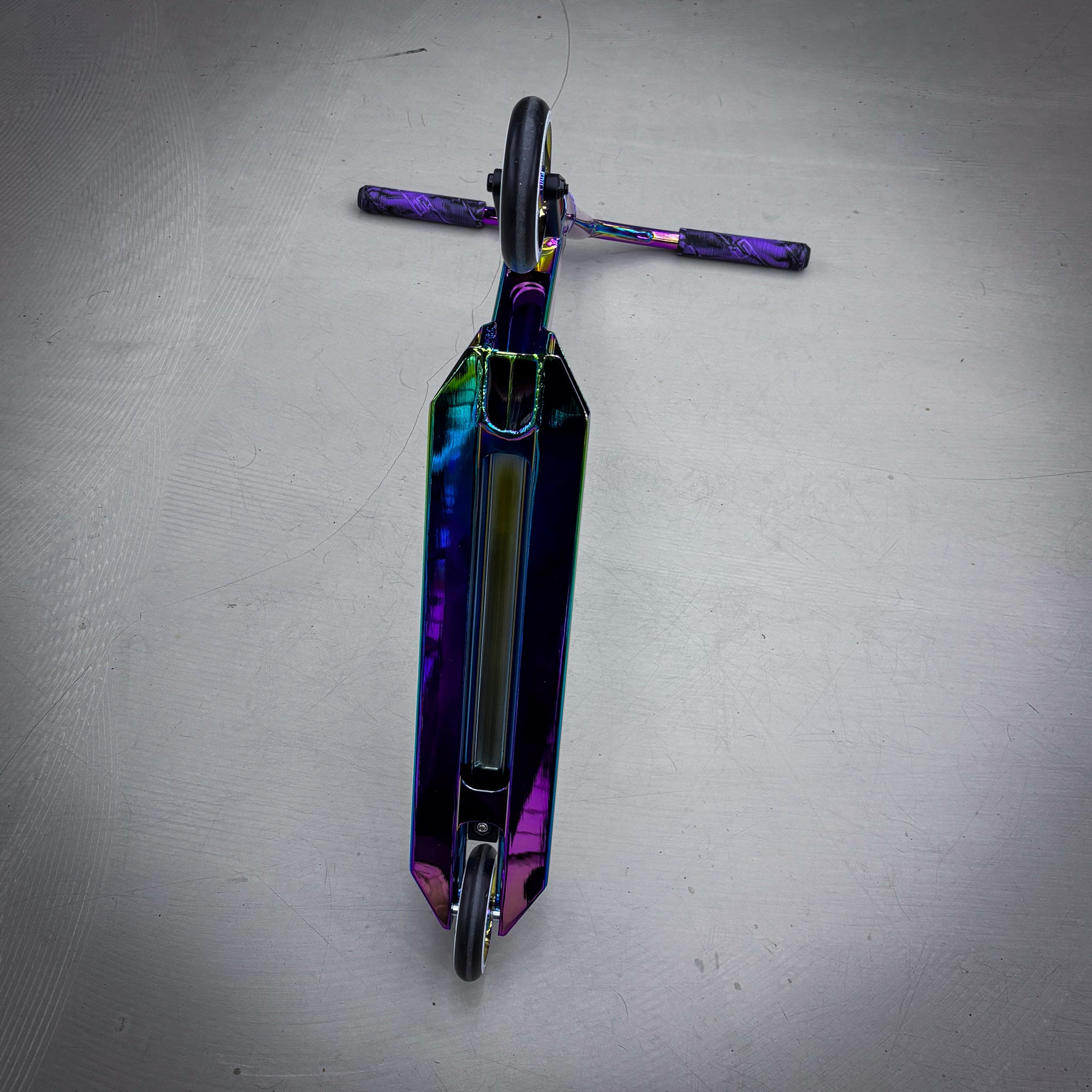 Striker Rainbow/Black Custom Stunt Scooter - Regenbogen/Schwarz-ScootWorld.de