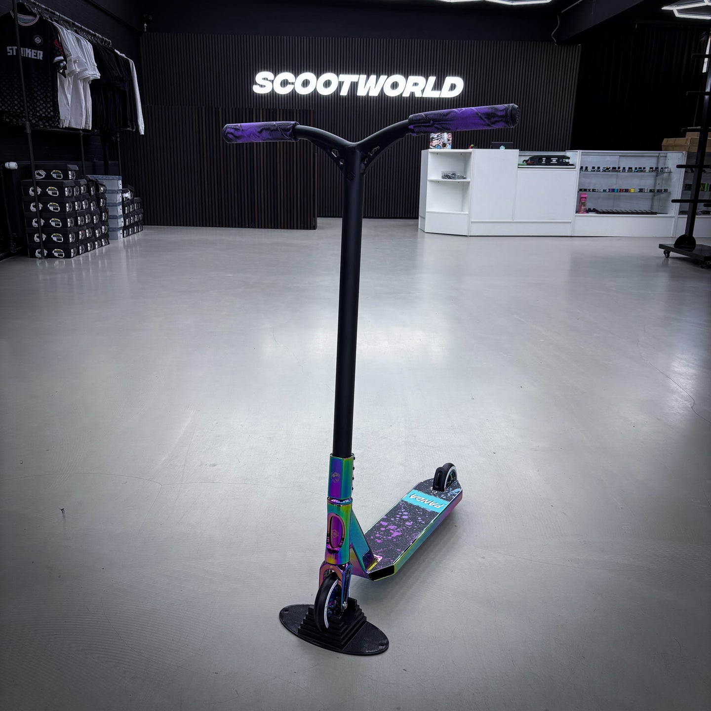 Striker Panda Rainbow Custom Stunt Scooter - Regenbogen/Schwarz-ScootWorld.de