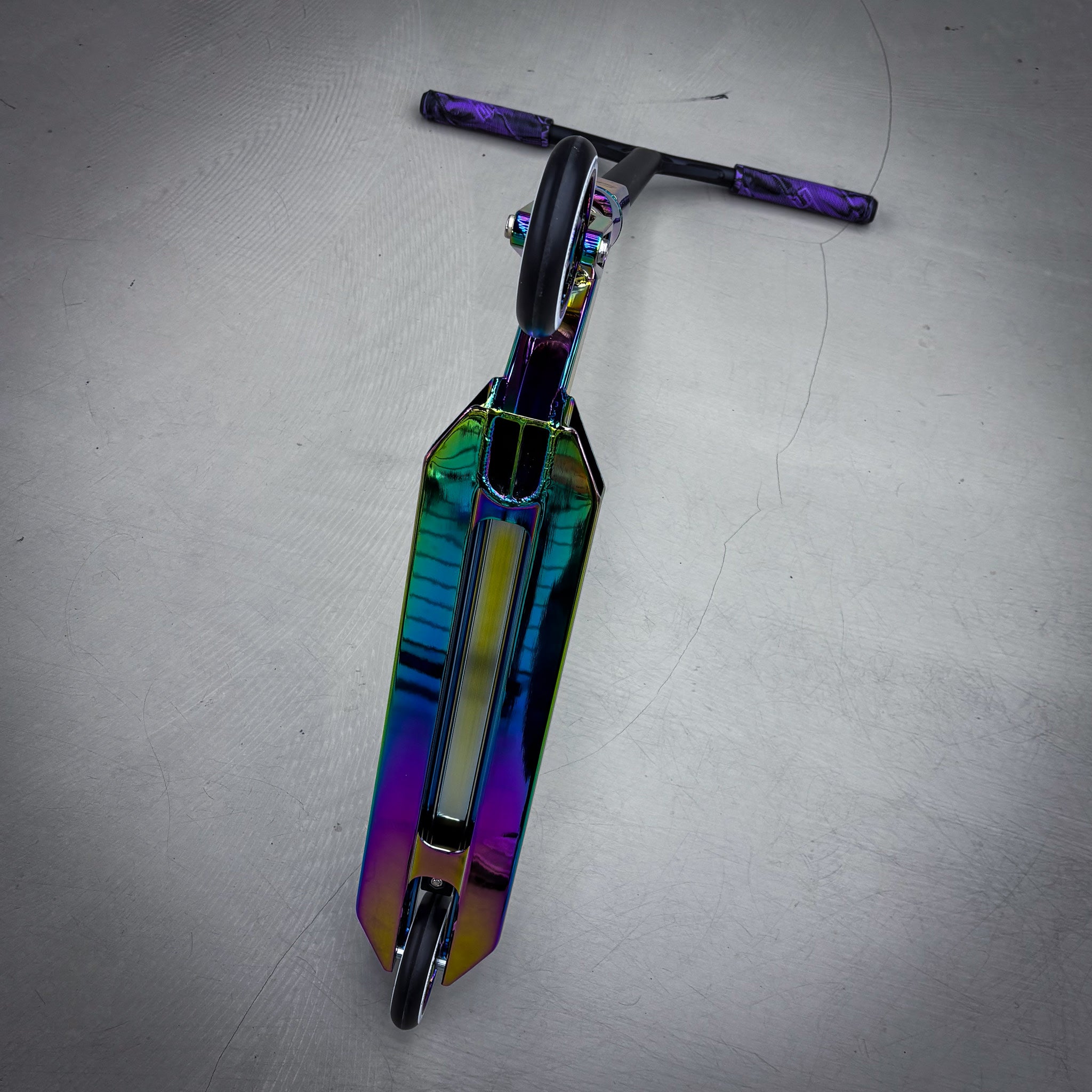 Striker Panda Rainbow Custom Stunt Scooter - Regenbogen/Schwarz-ScootWorld.de