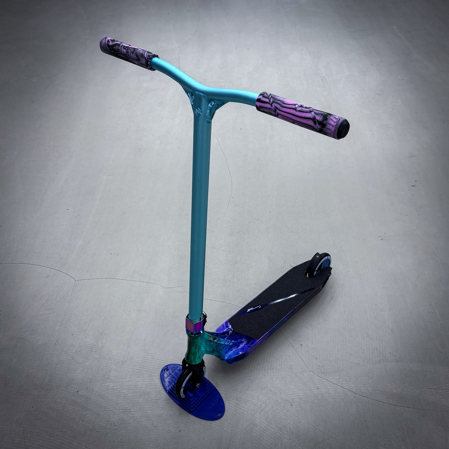 Striker Ethic Erawan Custom Stunt Scooter - Blau/Lila-ScootWorld.de
