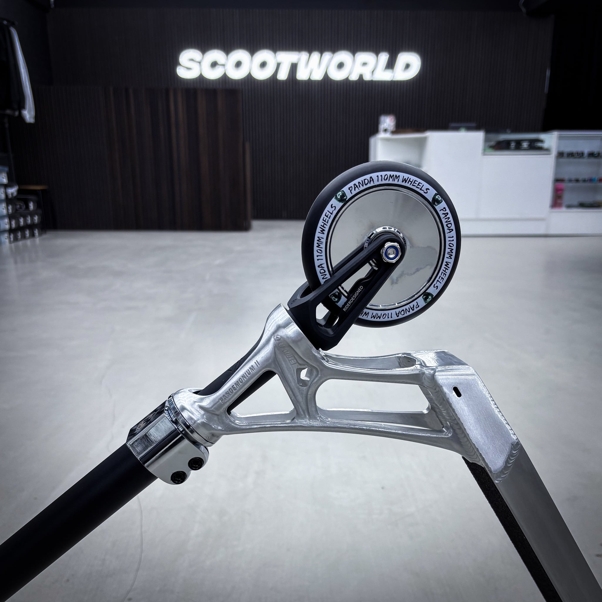 Striker Ethic Pande Silver/Black Custom Stunt Scooter - Silber/Schwarz-ScootWorld.de