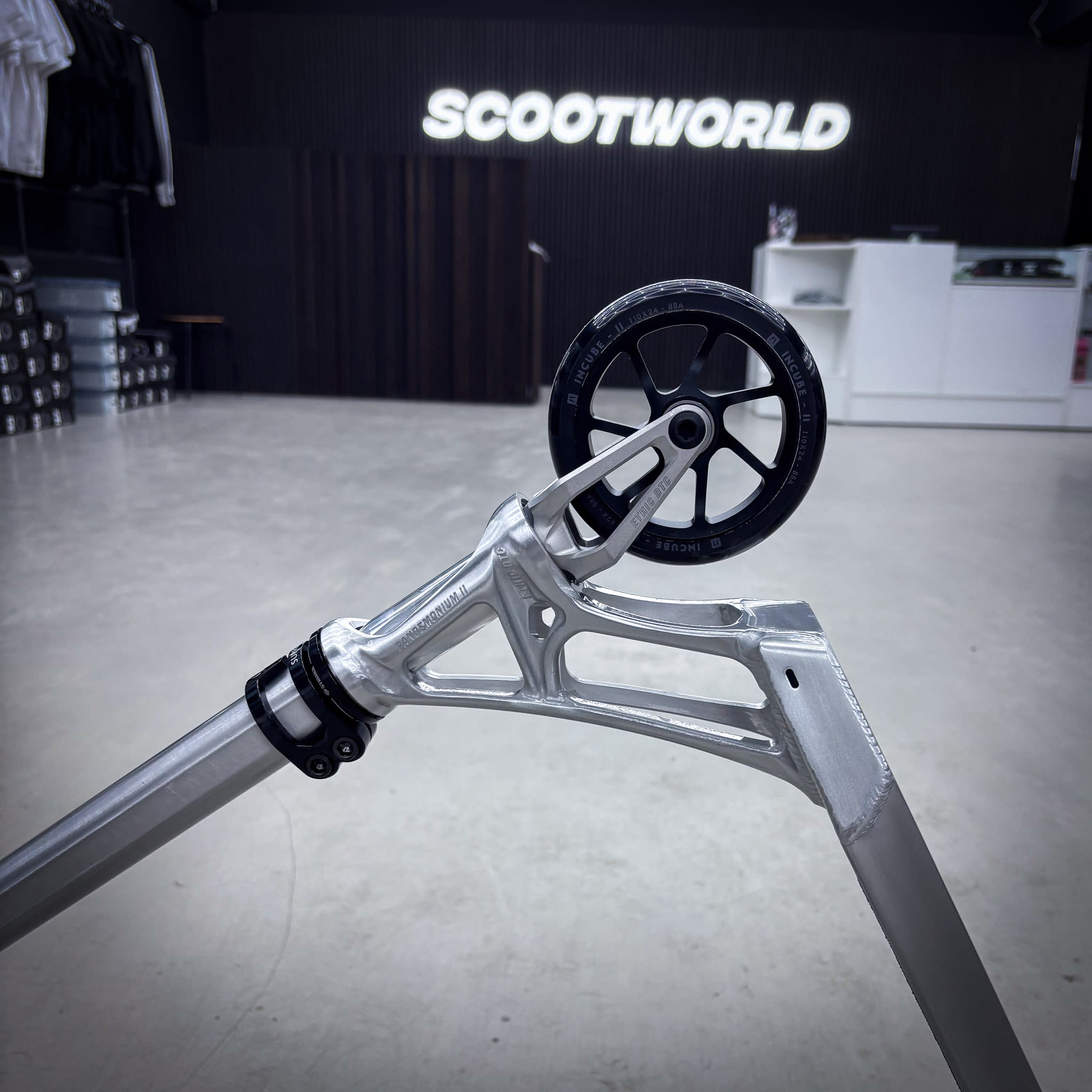 Ethic Silver Custom Stunt Scooter - Silber-ScootWorld.de