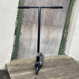 Striker T-Bar Black Custom Build - Black-ScootWorld.de